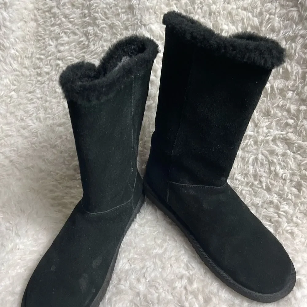 Koolaburra By UGG  Kinslei Black suede mid calf boots  buttons accents size 8